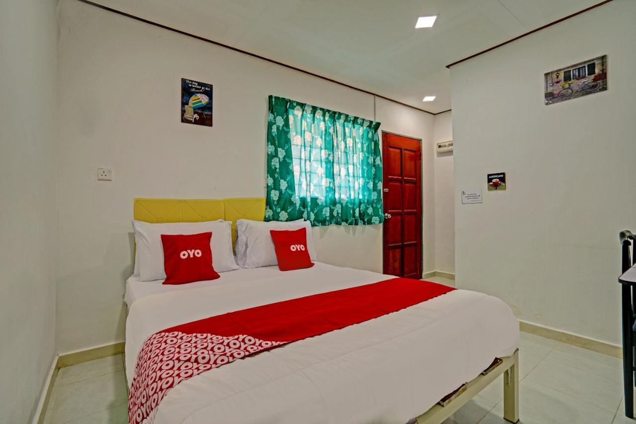 Capital O 90423 Teratai Chalet Hotel Kampong Raja Buitenkant foto