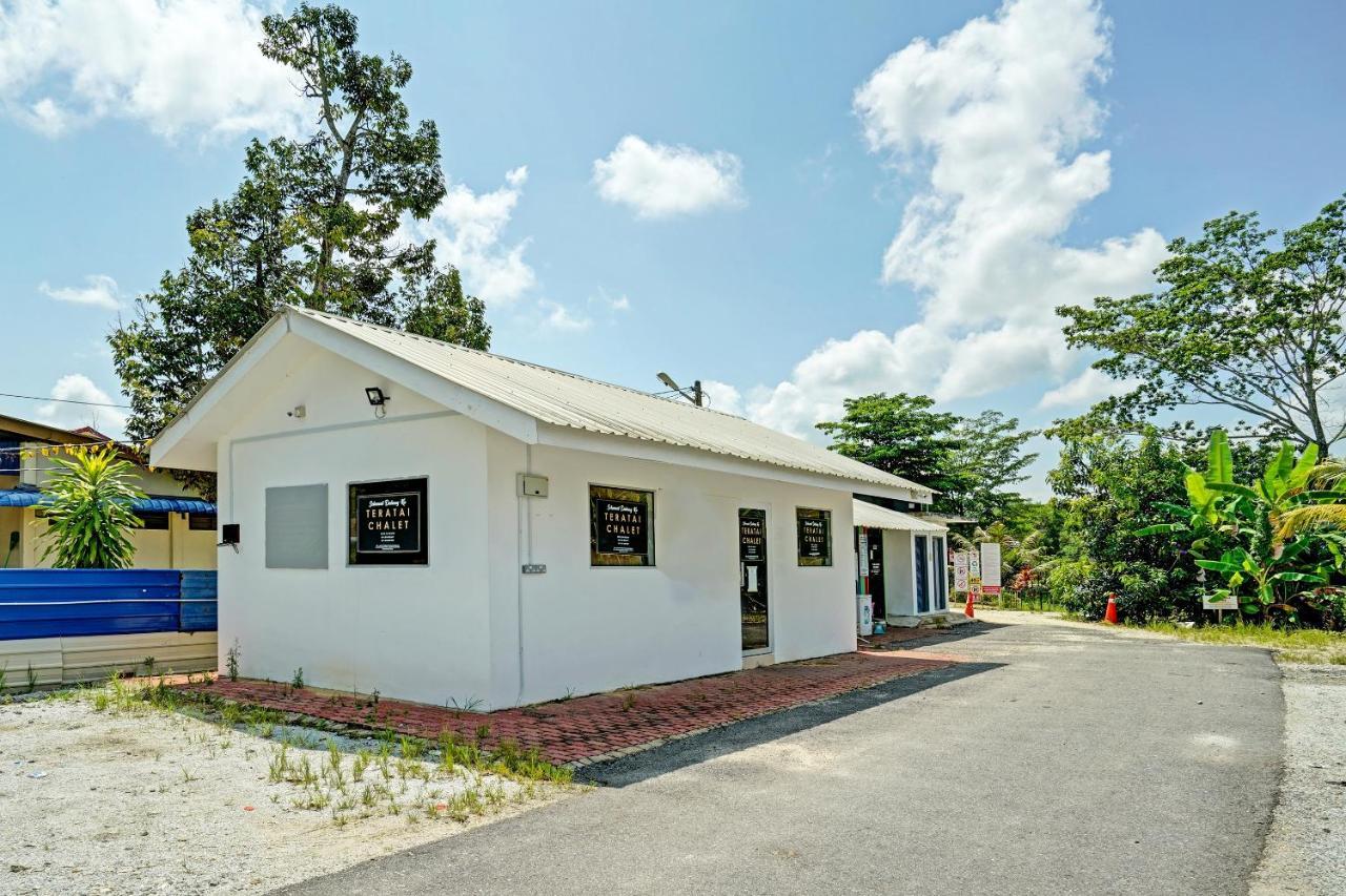 Capital O 90423 Teratai Chalet Hotel Kampong Raja Buitenkant foto